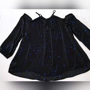 Torrid 4/5 cold shoulder top